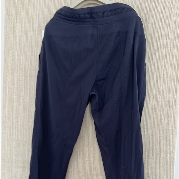 Lululemon Dance Studio Mid-Rise Cropped Pant black navy size 8 - Picture 7 of 8